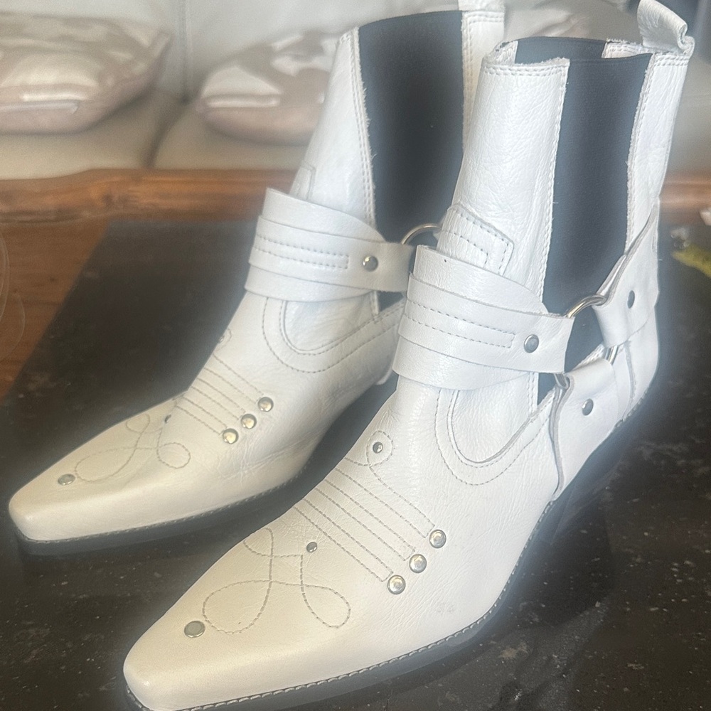 # ✔️39 White Leather Intervalle Western Harness Ankle Boots
